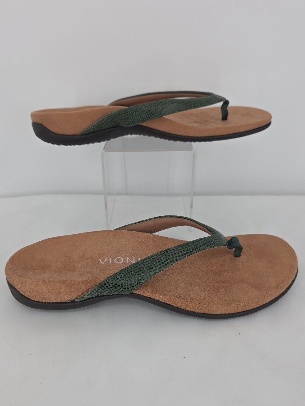 Vionic Dillon Womens 8.5 Green Lizard Leather Thong Sandals Arch Support